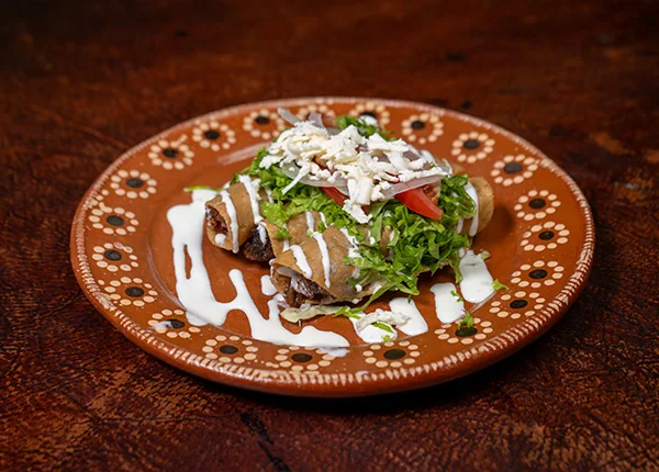 Tacos dorados de Barbacoa - Corazón Tequilero