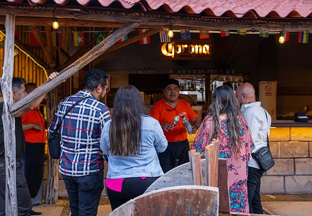 Fiesta Cantaritos de tequila preparados al momento en El Corazón Tequilero
